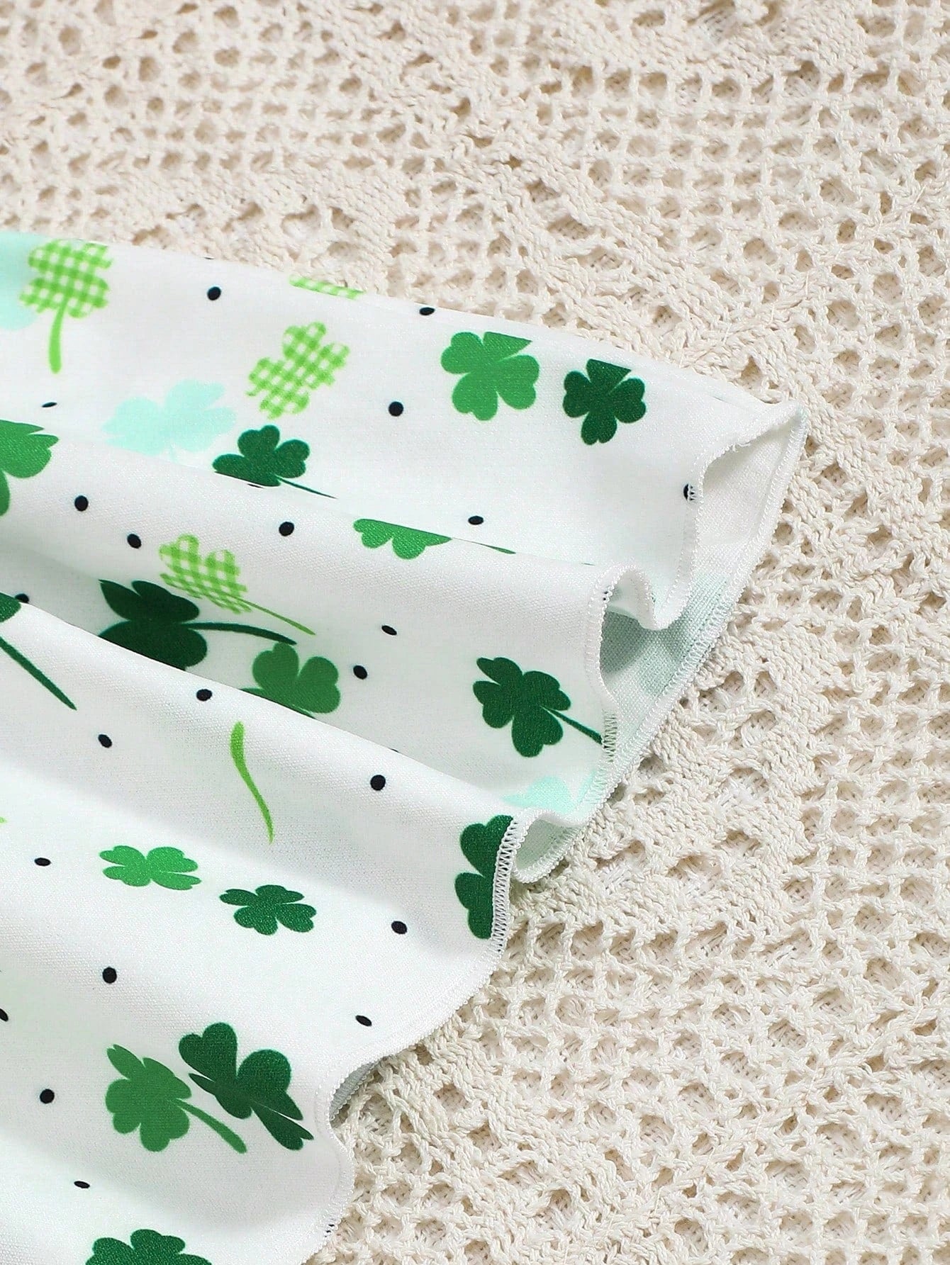 Charming St. Patrick's Day Outfit: Green Ruffle Dress for Girls
