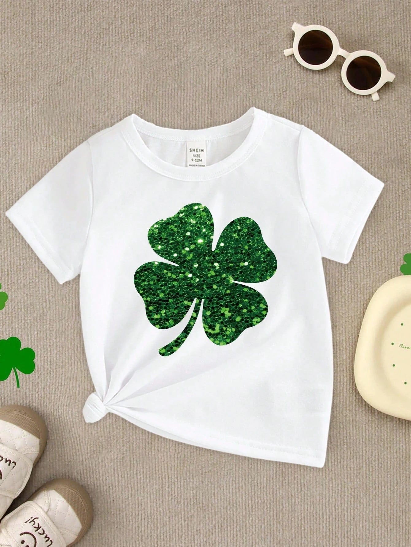 Charming St. Patrick's Day Outfit: Glittery Clover Tee for Girls