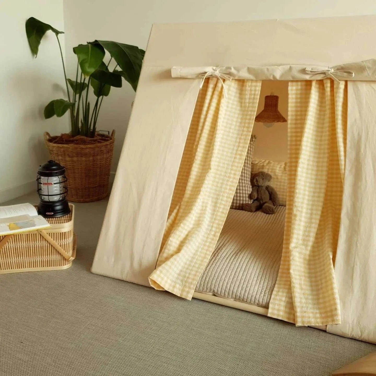 Kids Play Tents: Indoor Castle Adventure Tent