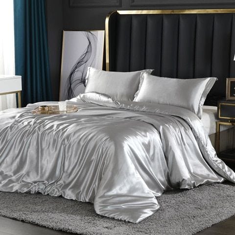 Luxurious 4-Piece Silk Bedding Set