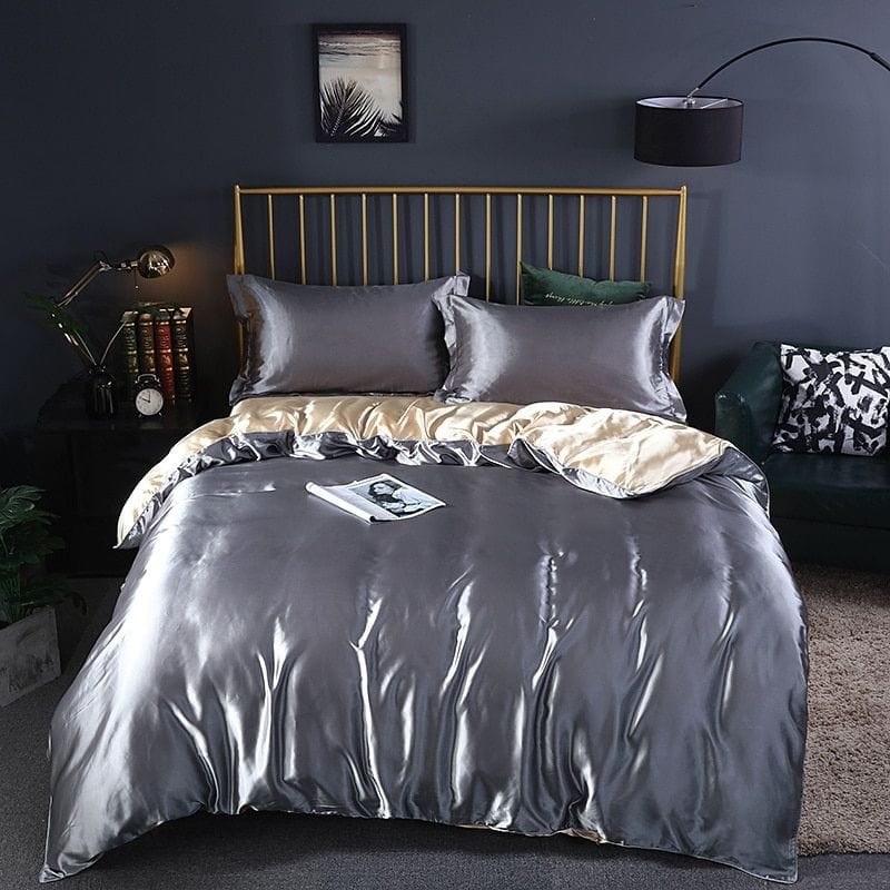 Luxurious 4-Piece Silk Bedding Set