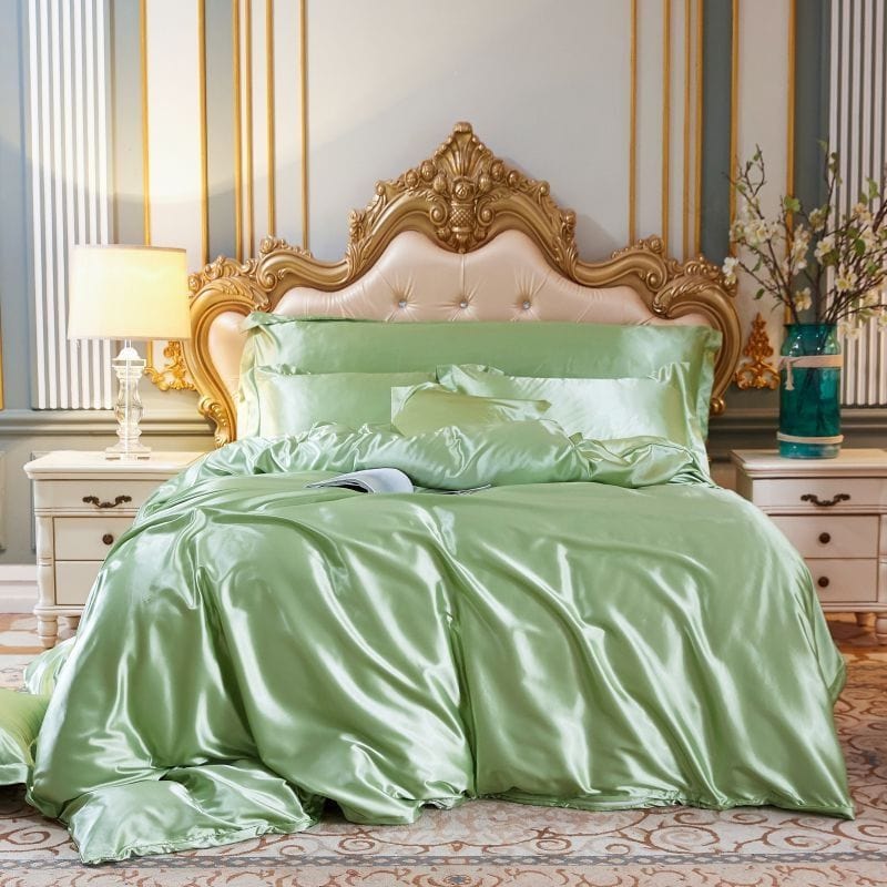 Luxurious 4-Piece Silk Bedding Set