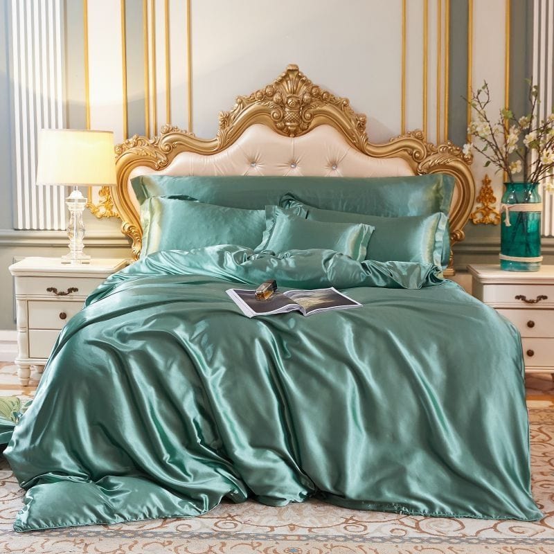 Luxurious 4-Piece Silk Bedding Set