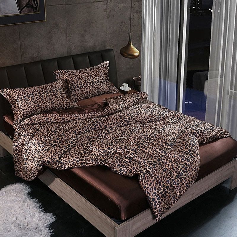 Luxurious 4-Piece Silk Bedding Set
