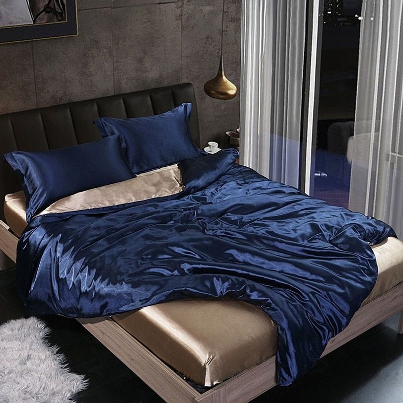 Luxurious 4-Piece Silk Bedding Set