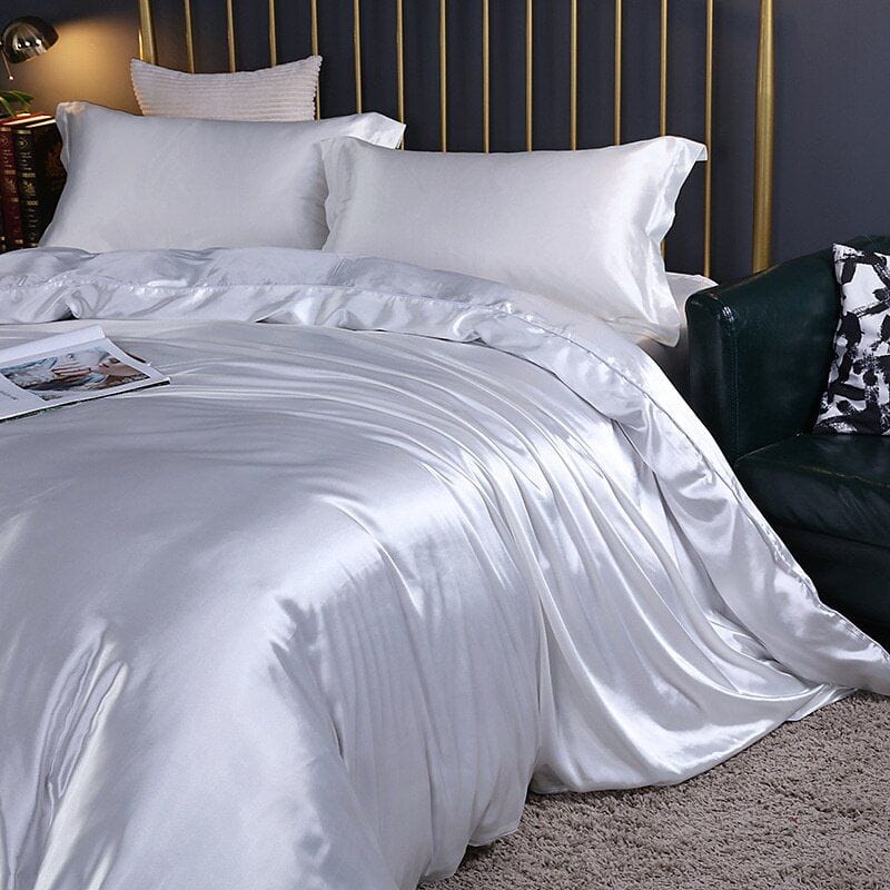 Luxurious 4-Piece Silk Bedding Set